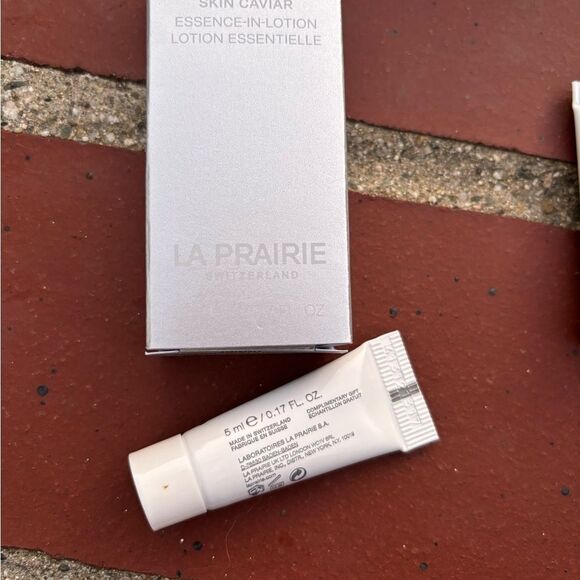 La Prairie Skin Caviar Luxe 0.17 oz. and a Skin Caviar Essence-in-Lotion 0.33 oz - Picture 3 of 6
